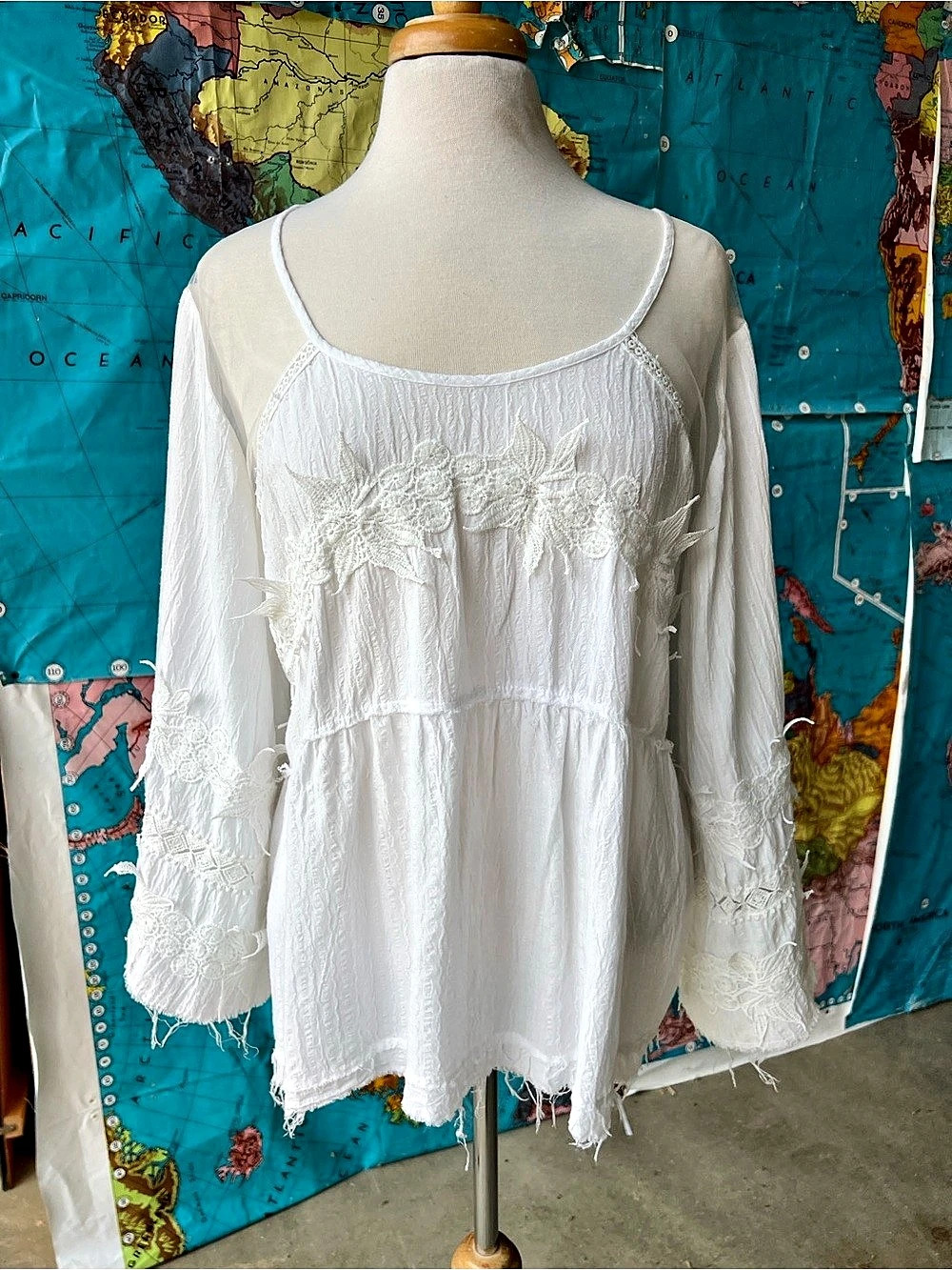 VICI Embroidered Tunic in White Size Medium